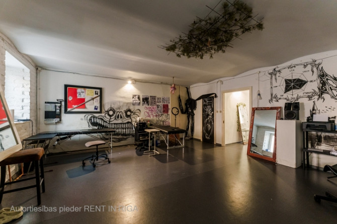 Bright premises near Miera Street, with a beautiful garden in the courtyard.  Two separate rooms wit Рига - изображение 1