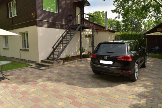 Piedāvājam iegādei ērtu 2 stāvu dzīvojamo māju Jūrmalā. Mājas kopējā platība 134,5 kv. Jūrmala - foto 3