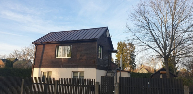 Piedāvājam iegādei ērtu 2 stāvu dzīvojamo māju Jūrmalā. Mājas kopējā platība 134,5 kv. Jūrmala - foto 1