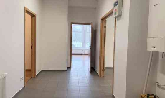 Сдаются коммерческие помещения  отдельное здание с огороженной и Рига