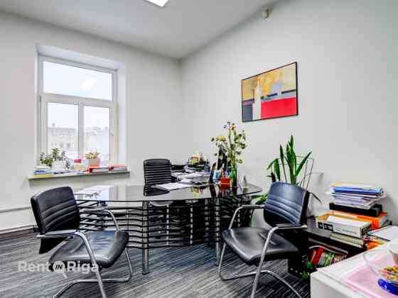 Office premises in a renovated building on the 5th floor (NO ELEVATOR).  A cozy, well-maintained, an Рига
