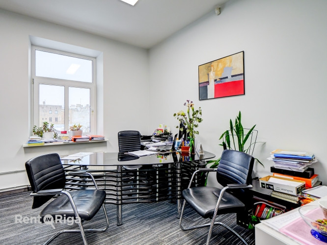 Biroja telpas renovētas ēkas 5. stāvā (BEZ LIFTA).  Omulīga, sakopta un bruģēta teritorija, Rīga - foto 4