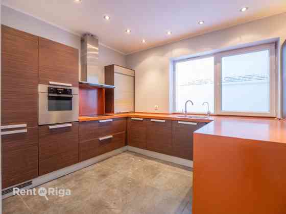 Office premises in a detached building with a fenced yard.  The premises occupy the entire first flo Рига