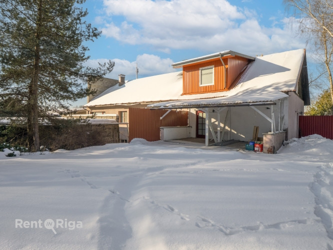 Office premises in a detached building with a fenced yard.  The premises occupy the entire first flo Рига - изображение 1