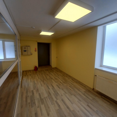 Iznomā biroja telpas centrā Ganību dambī.  + 1. stāvs + 42 m2 + 3 bezmaksas autostāvvietas + Rīga - foto 4