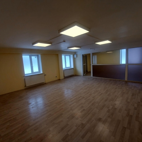 Iznomā biroja telpas centrā Ganību dambī.  + 1. stāvs + 42 m2 + 3 bezmaksas autostāvvietas + Rīga - foto 2