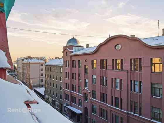 Продаётся стильно оформленная квартира в самом центре Риги!  Квартира продаётся Рига