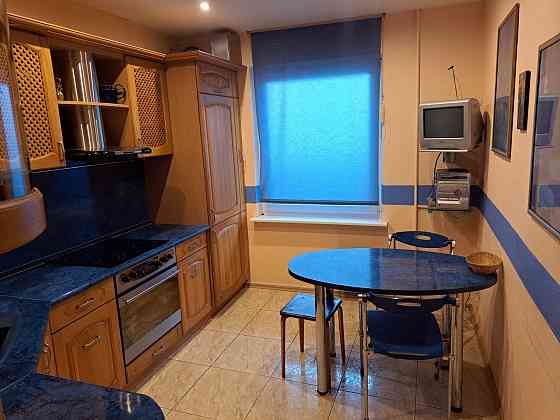 Tiek pārdots gaišs, plašs un mājīgs 2‑istabu dzīvoklis 104. sērijas mājā. Vidus dzīvoklis - ļoti... Rīga