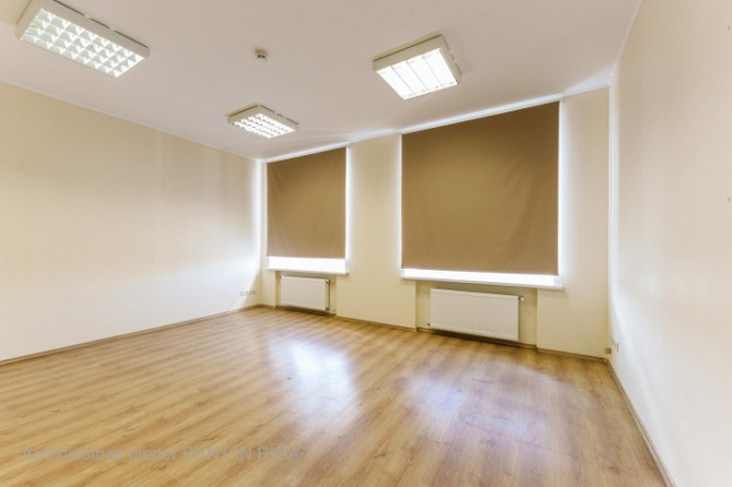 Piedāvājumā biroja telpas Sarkandaugavā, ēkas 2. stāvā. Funkcionāls plānojums, piemērotas Rīga - foto 1