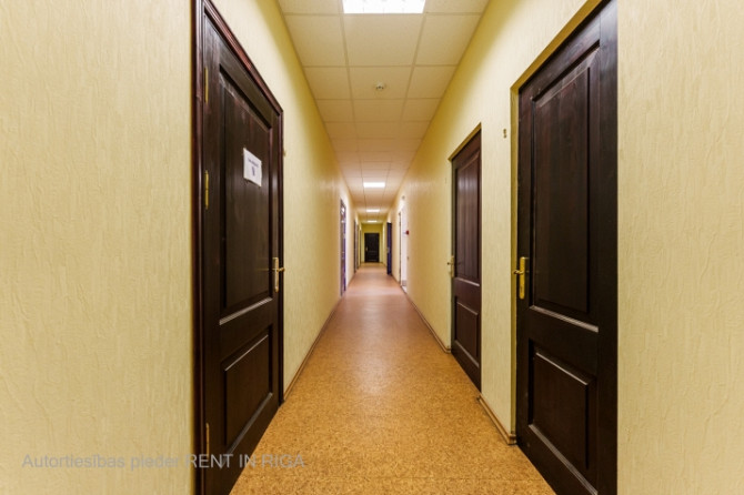 Piedāvājumā biroja telpas Sarkandaugavā, ēkas 2. stāvā. Funkcionāls plānojums, piemērotas Rīga - foto 6