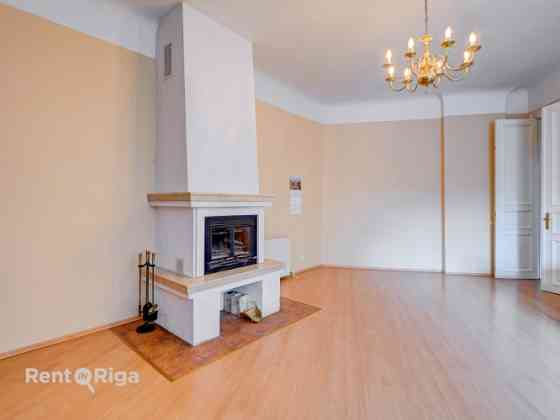 Продаётся светлая и уютная квартира в отличном месте  в тихом центре, всего в трёх Rīga