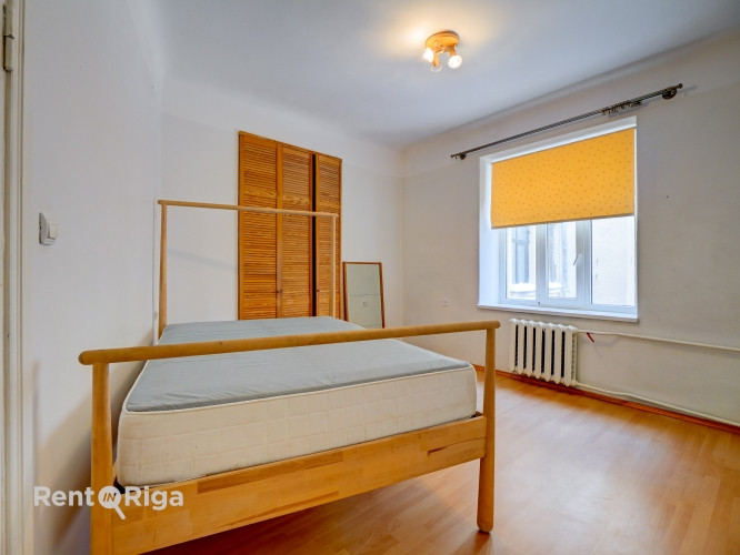 Pārdod gaišu un mājīgu dzīvokli lieliskā lokācijā, klusajā centrā, trīs minūšu Rīga - foto 6