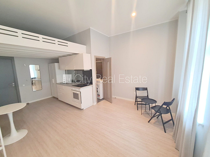 Fasādes māja, renovēta māja, slēgts pagalms, ieeja no ielas, kāpņu telpa pēc kapitālā Rīga - foto 2