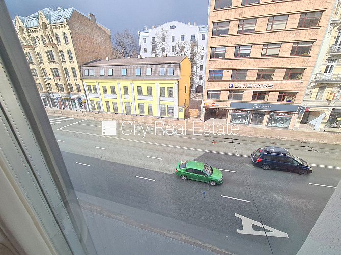 Fasādes māja, renovēta māja, slēgts pagalms, ieeja no ielas, kāpņu telpa pēc kapitālā Rīga - foto 15