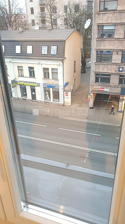 Fasādes māja, renovēta māja, slēgts pagalms, ieeja no ielas, kāpņu telpa pēc kapitālā Rīga - foto 5