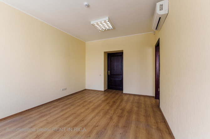 Iznomā biroja telpas Sarkandaugavā  2. stāvā  Piedāvājumā biroja telpas Sarkandaugavā, Rīga - foto 7