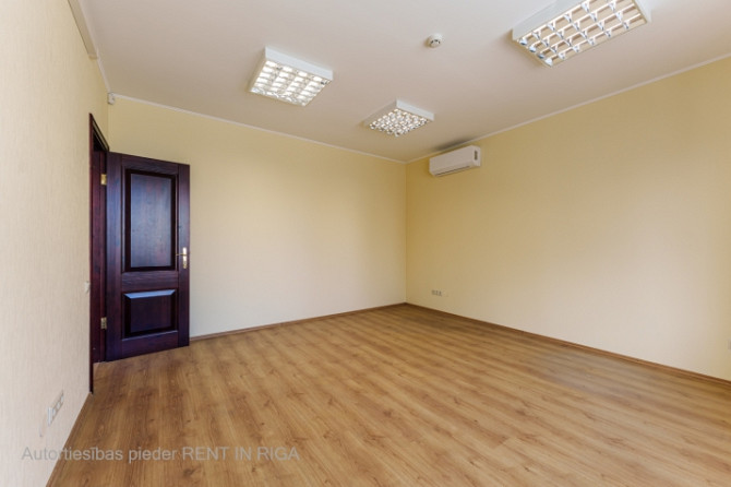 Iznomā biroja telpas Sarkandaugavā  2. stāvā  Piedāvājumā biroja telpas Sarkandaugavā, Rīga - foto 6