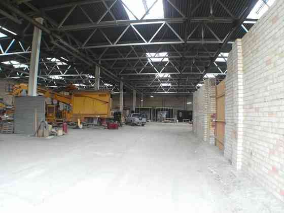 Iznomā veikala telpas Rīgas centrā, aktīvas gājēju plūsmas ieskautā vietā.  Veikalam lieli vitrīnas  Rīga