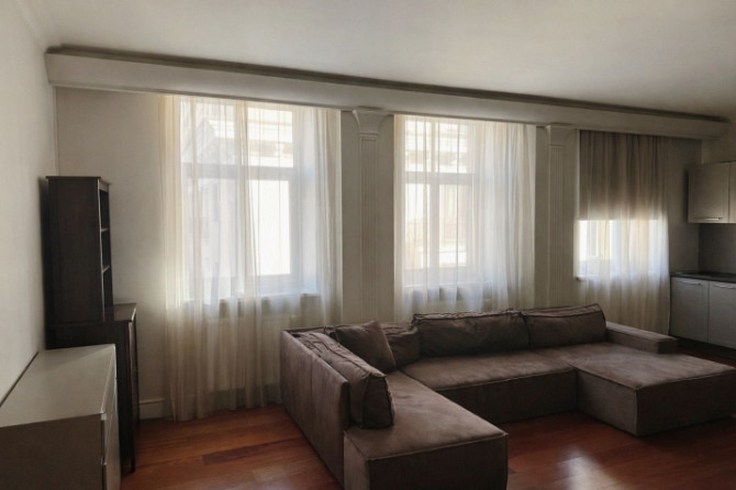 Izīrē dzīvokli prestižā Vecrīgas daļā!  Ienākot dzīvoklī ir plaša viesistaba, kas Rīga - foto 7