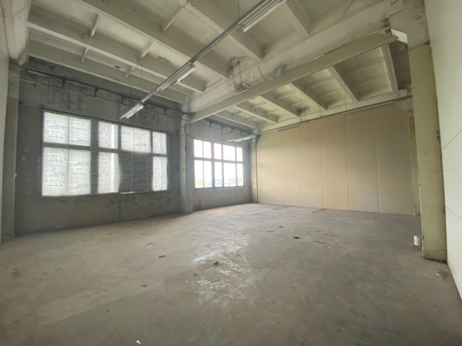 High-quality production premises on the 2nd floor with a freight elevator.  A newly renovated large  Рига - изображение 1