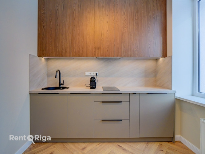 Izīrē 2-istabu dzīvokli renovētā ēkā!  Lauvas 7 ir viens no elegantākajiem renovētajiem Rīga - foto 4