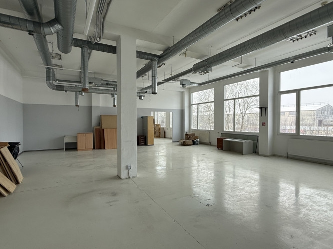 Коммерческие помещения для производства в Югле с высокими потолками.  Сдаются Рига - изображение 2