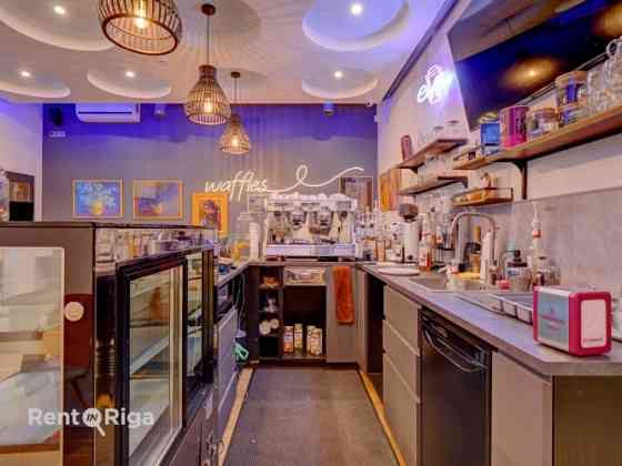 Торговые / кафе помещения в аренду  улица Тēрбатаc.  Подходит для небольшой Rīga