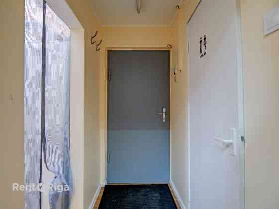 Торговые / кафе помещения в аренду  улица Тēрбатаc.  Подходит для небольшой Rīga