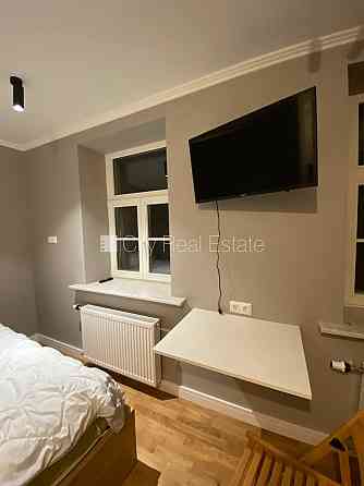 Фасадный дом, бесплатная стоянка во дворе, лестничная клетка после капитального Rīga