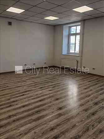 Новостройка, фасадный дом, благоустроенная озеленённая территория, закрытая Jūrmala