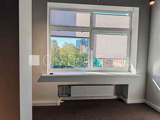 Фасадный дом, реновированный дом, закрытый двор, вход с улицы и со двора, лифт, Rīga