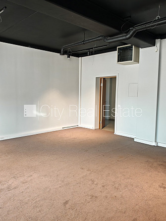 Fasādes māja, renovēta māja, slēgts pagalms, ieeja no ielas un pagalma, ir lifts, kāpņu Rīga - foto 3