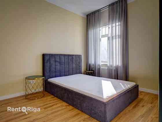 Стильная 2-комнатная квартира в югендстильном доме в центре Риги  Живите там, где Рига