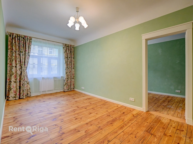 В аренду предлагается отремонтированная квартира в историческом здании.  + Рига - изображение 1