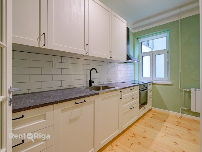 В аренду предлагается отремонтированная квартира в историческом здании.  + Рига - изображение 5