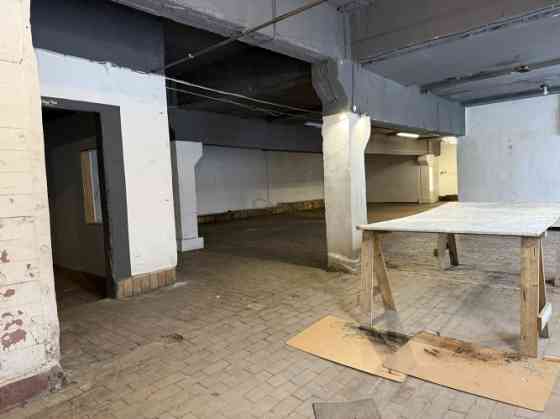 Darbnīcas/noliktavas telpas vēsturiskajā Rīgas Kinostudijas ēkā.  Plašas telpas, kas sastāv no 4 ats Рига