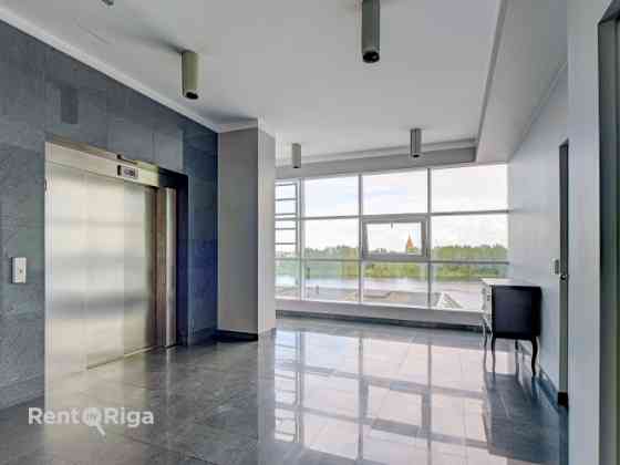 Офис класса B с панорамным видом на Даугаву  улица Муксалас.  Сдаются современные Rīga