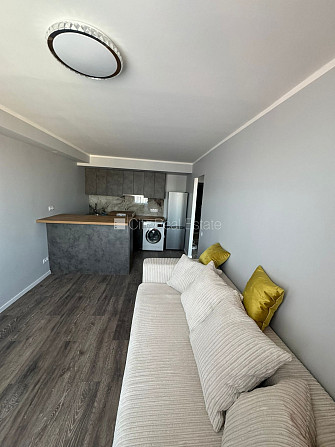 Jaunceltne, vieta automašīnai, ir lifts, balkons 17 m2, logi vērsti uz parka pusi, guļamistabu Jūrmala - foto 2