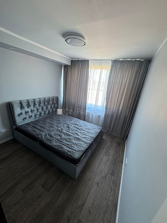 Jaunceltne, vieta automašīnai, ir lifts, balkons 17 m2, logi vērsti uz parka pusi, guļamistabu Jūrmala - foto 6