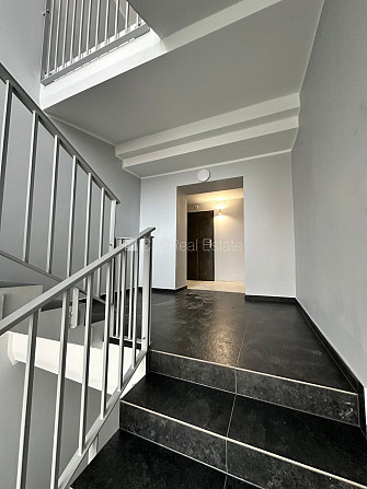 Jaunceltne, vieta automašīnai, ir lifts, balkons 17 m2, logi vērsti uz parka pusi, guļamistabu Jūrmala - foto 15