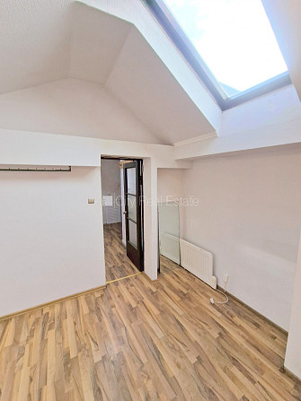 Фасадный дом, закрытый двор, вход с улицы, мансарда, лестничная клетка после Рига - изображение 16