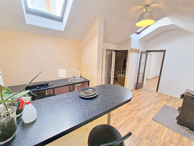 Фасадный дом, закрытый двор, вход с улицы, мансарда, лестничная клетка после Рига - изображение 11