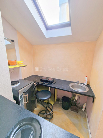 Фасадный дом, закрытый двор, вход с улицы, мансарда, лестничная клетка после Рига - изображение 6