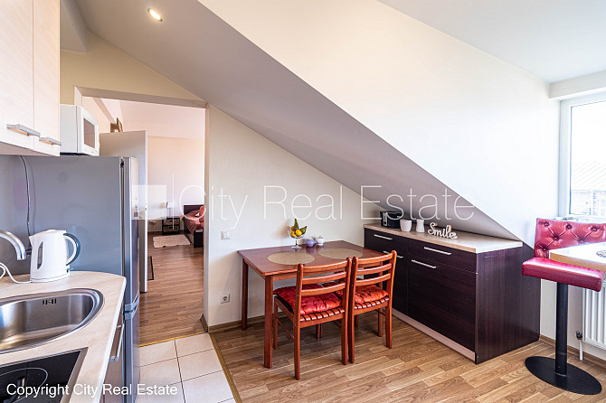 Fasādes māja, renovēta māja, ieeja no ielas, ir lifts, kāpņu telpa pēc kapitālā remonta, Rīga - foto 3