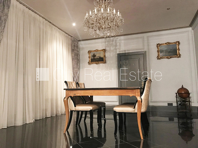 Fasādes māja, iespēja nomāt autostāvvietu, ieeja no ielas, kāpņu telpa pēc kapitālā Rīga - foto 14