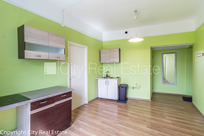 Renovēta māja, vieta automašīnai, ir lifts, balkons, guļamistabu skaits 2 gab., istabas Rīga - foto 18