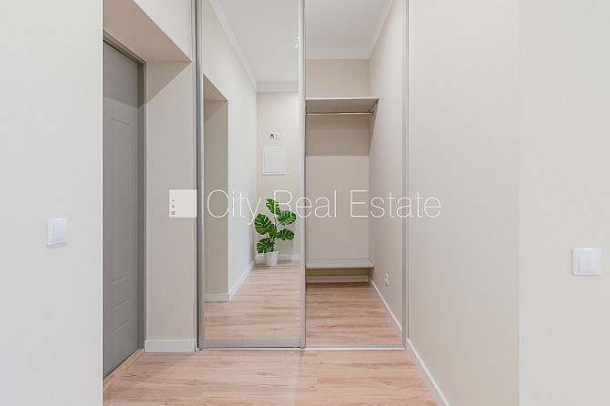 Renovēta māja, ir lifts, guļamistabu skaits 1 gab., studio tipa, virtuve apvienota ar Rīga - foto 20