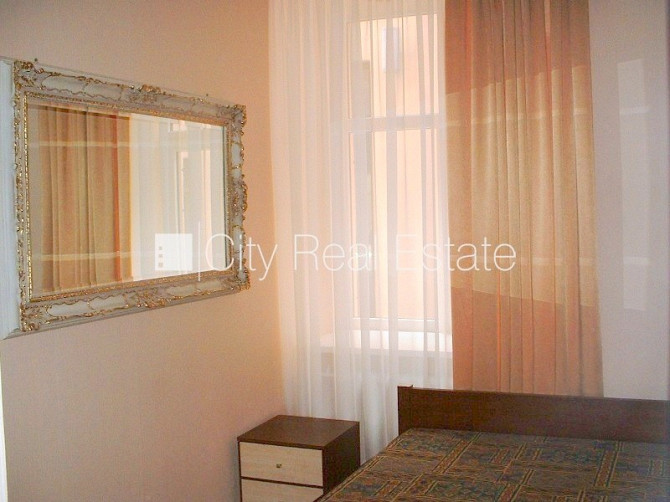 Renovēta māja, ir lifts, guļamistabu skaits 1 gab., studio tipa, virtuve apvienota ar Rīga - foto 7