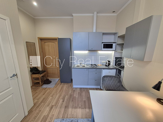 Pagalma ēka, slēgts pagalms, ieeja no pagalma, beletāža, logi vērsti uz pagalma pusi, viena Rīga - foto 18