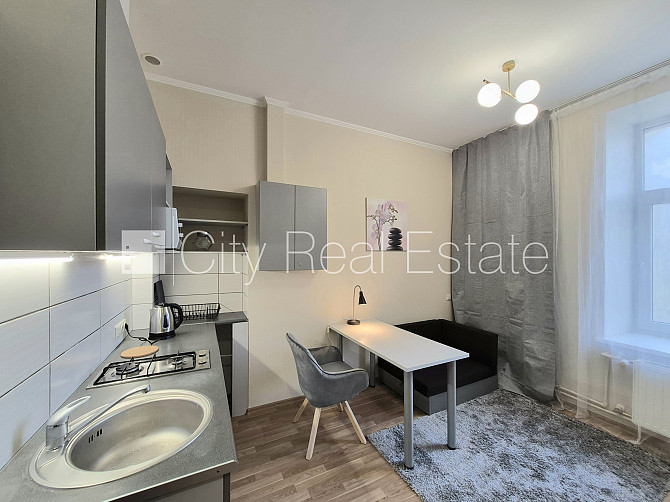 Pagalma ēka, slēgts pagalms, ieeja no pagalma, beletāža, logi vērsti uz pagalma pusi, viena Rīga - foto 14